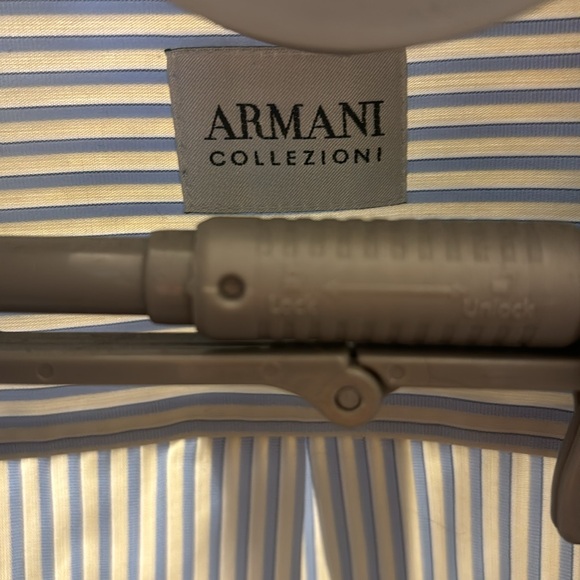 Great condition with 1 missing button on cuff. - Picture 2 of 5